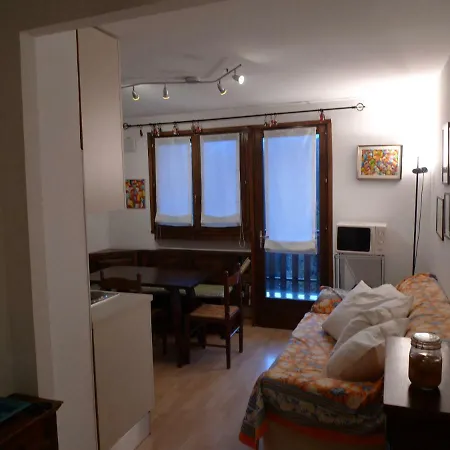 10 Via Baya Condominio Ensolleyade *